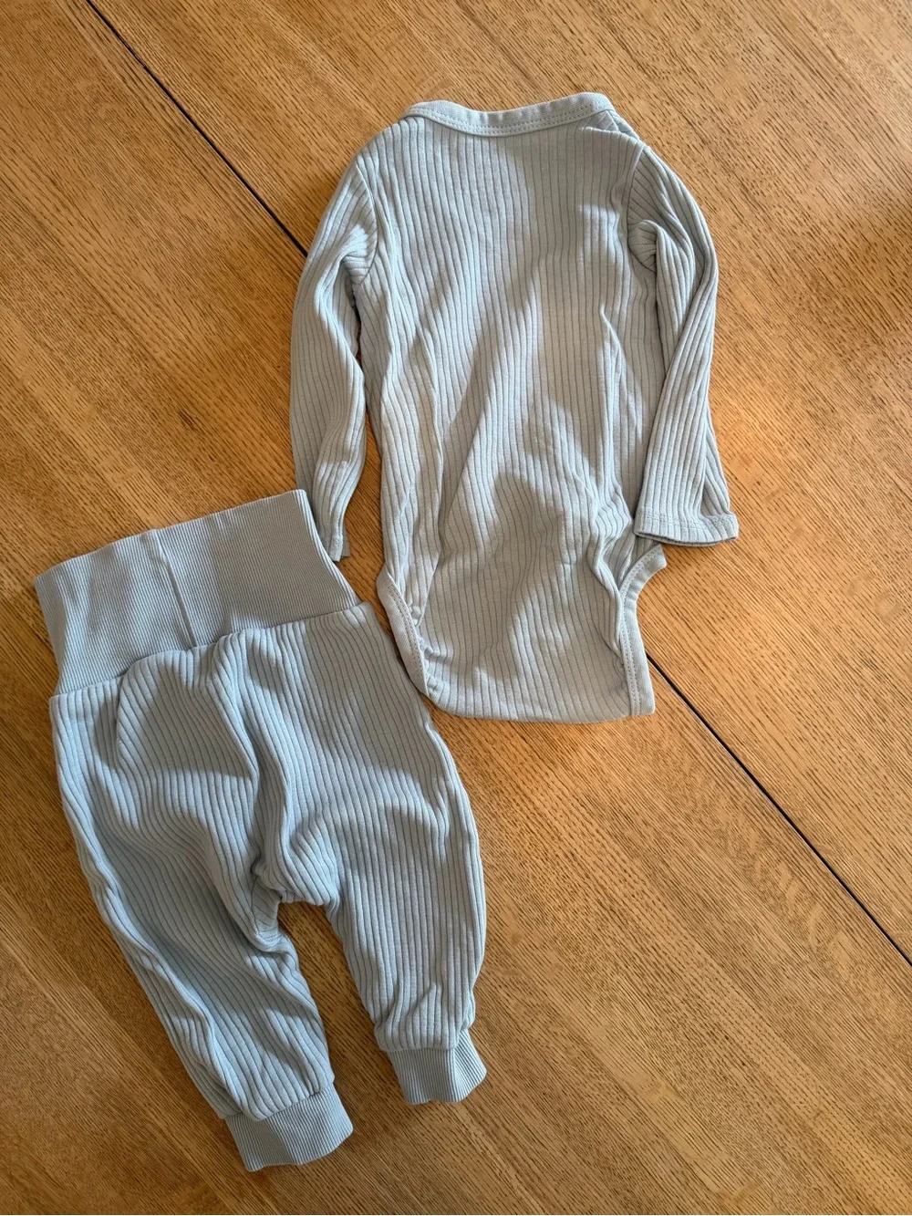 H&M baby infant light powder blue two piece onesie and pants set for